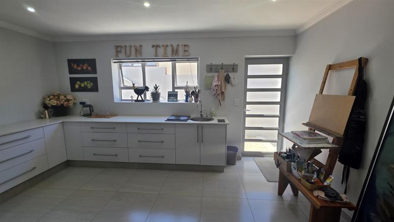 5 Bedroom Property for Sale in Monte Christo Western Cape